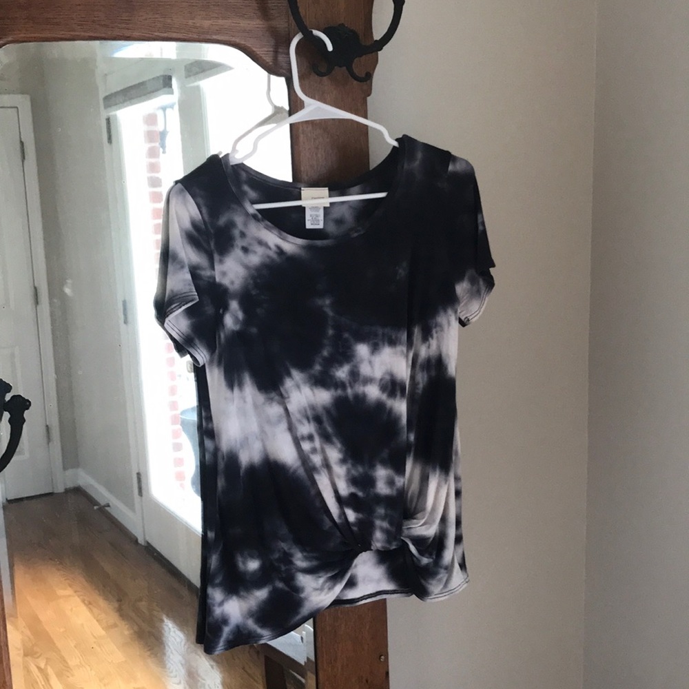 Women’s tie-dyed short sleeve shirt size medium